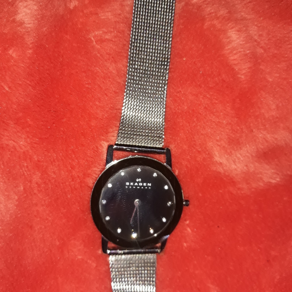 Watch - Picture 3 of 3